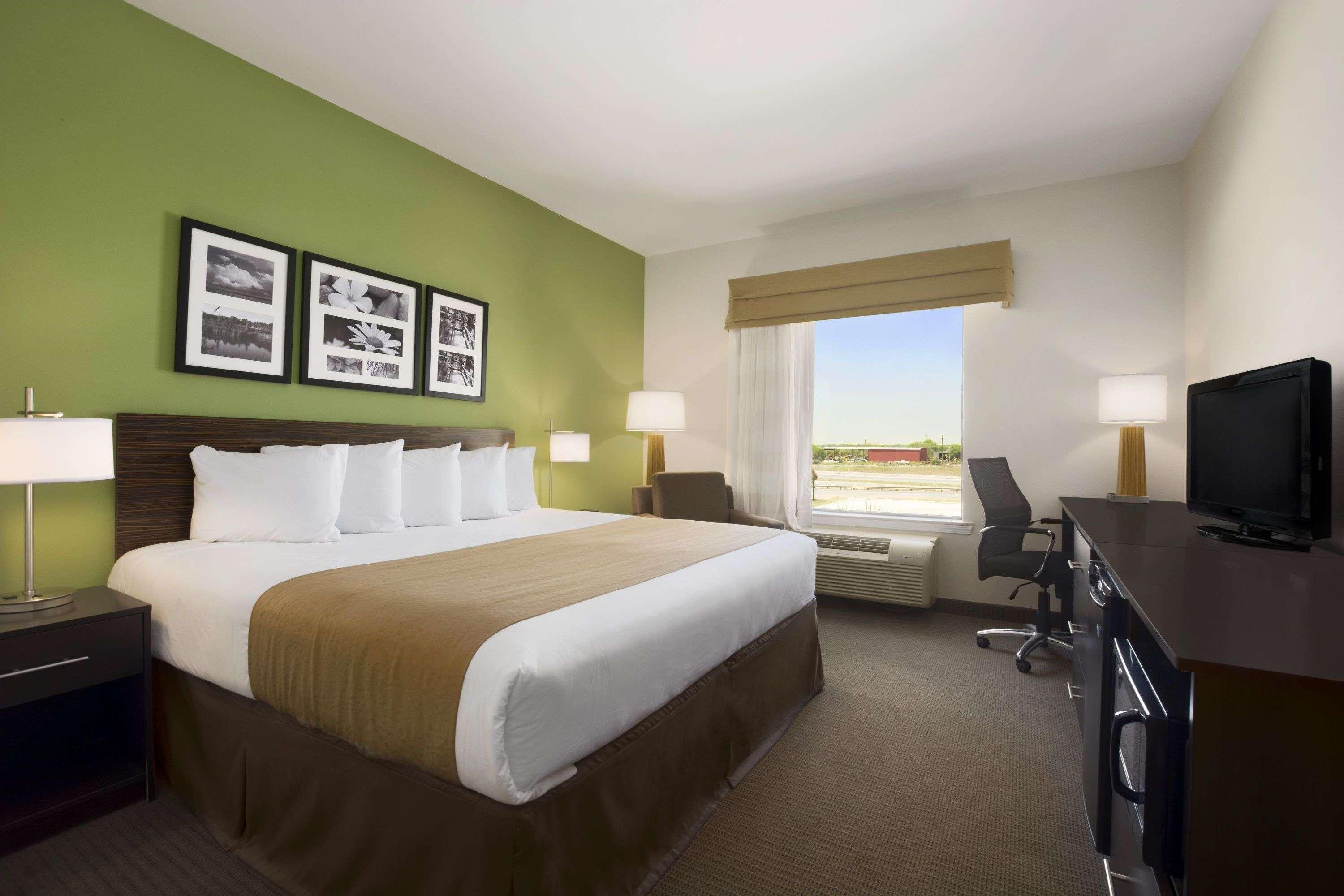 Petrostay Inn & Suites Cotulla Dış mekan fotoğraf