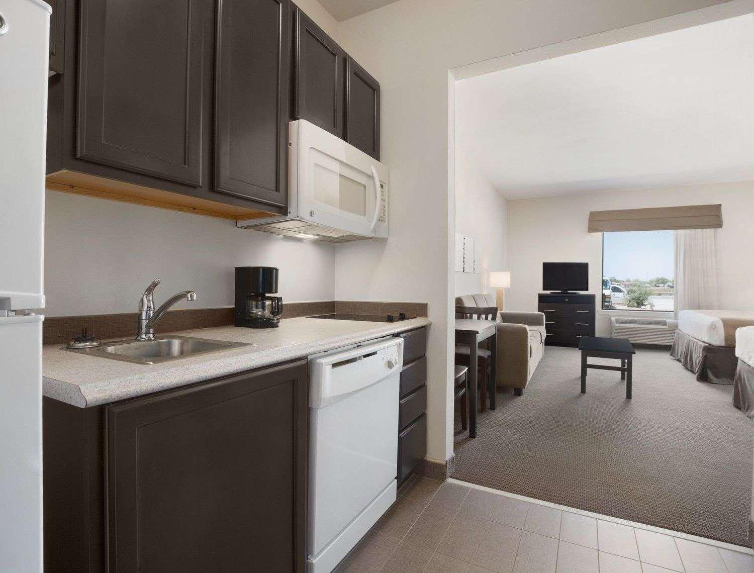 Petrostay Inn & Suites Cotulla Dış mekan fotoğraf